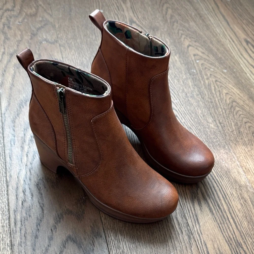 boc born Chestnut Brown Platform Ankle Boots 6 - Picture 3 of 9